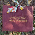 Pochette a livre Broché "please don't ask what I'm reading"