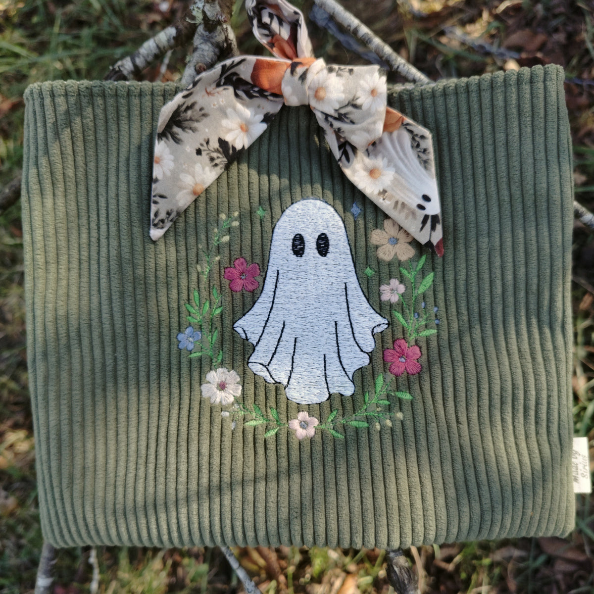 Pochette a livre Broché "Fantôme fleurie"