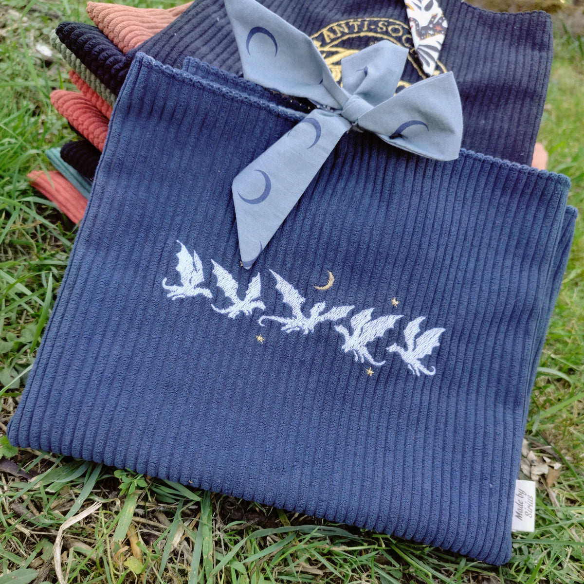 Pochette a livre Broché "Lune et dragons"
