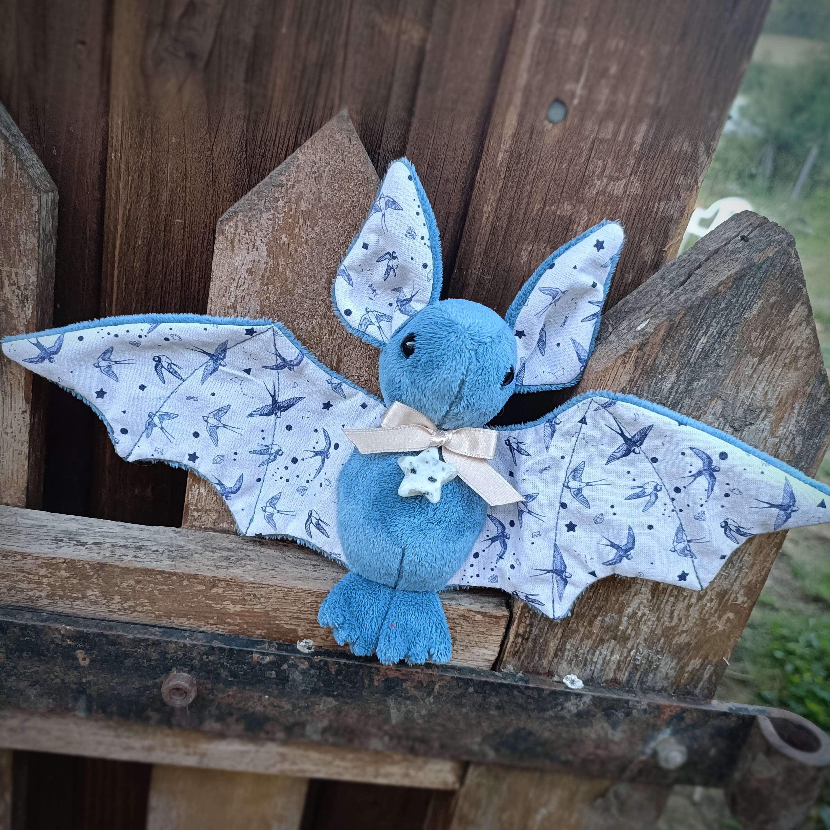 Peluche chauve souris Hirondelle