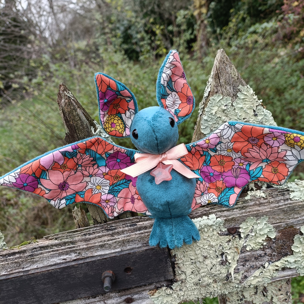 Peluche chauve souris Fleurie