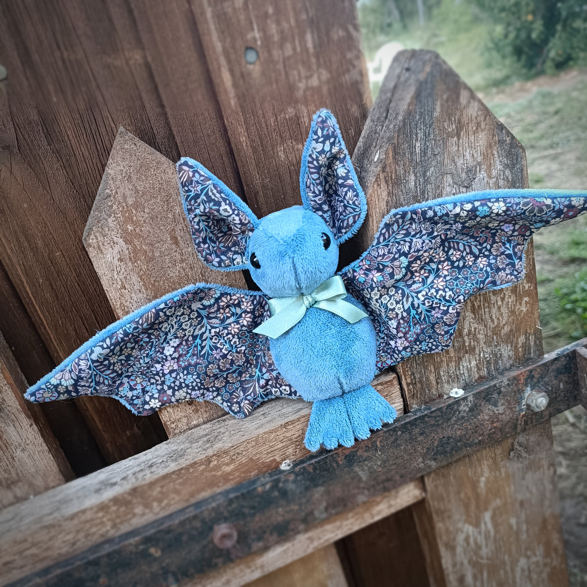 Peluche chauve souris Jeans Liberty