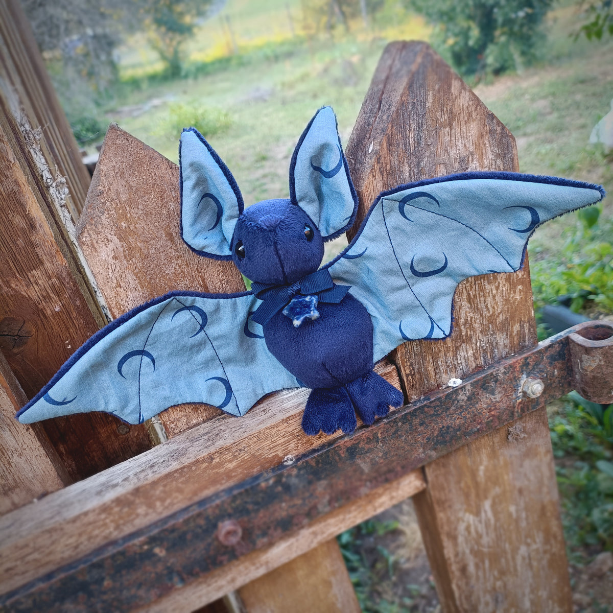 Peluche chauve souris lune bleue